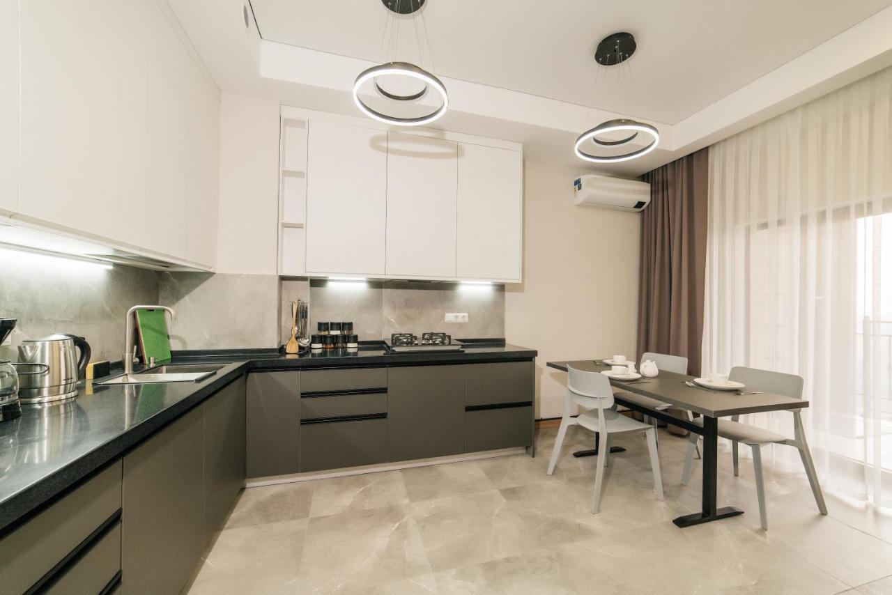 Solutel Apartments-32 Bishkek Esterno foto